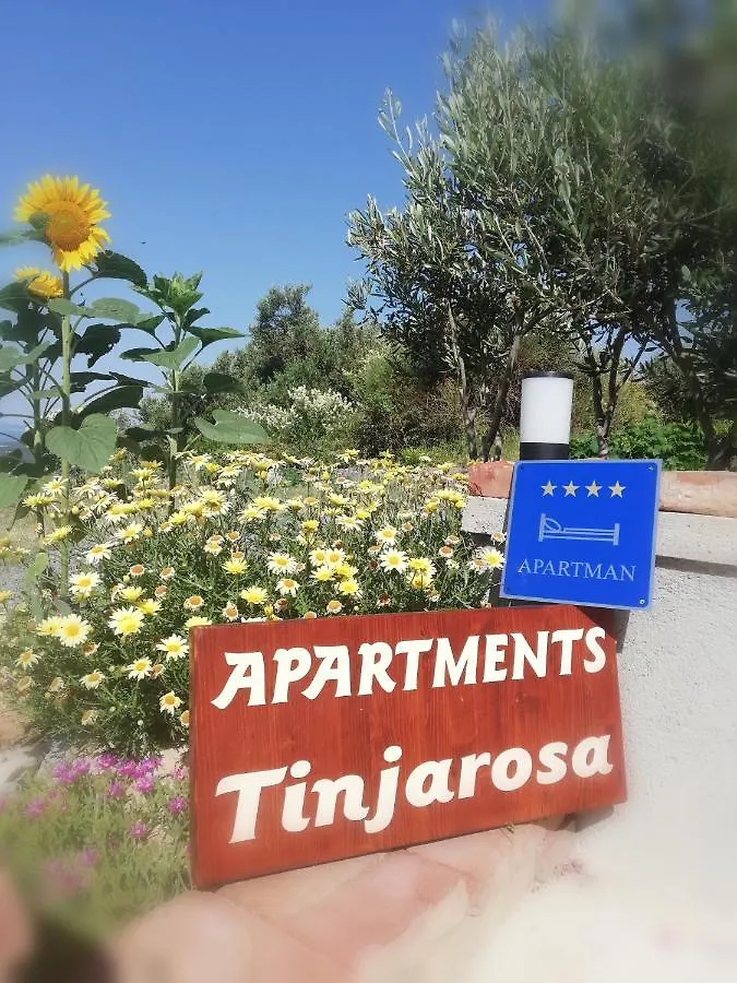 Apartments Tinjarosa Mundanije